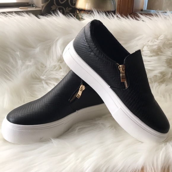 Shoes - Snake effect Zip Side skaters sneakers